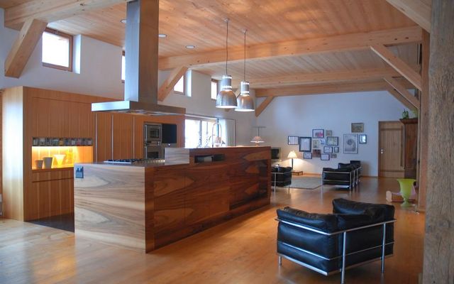 8.5-Room redesigned Barn with a loft-like Character