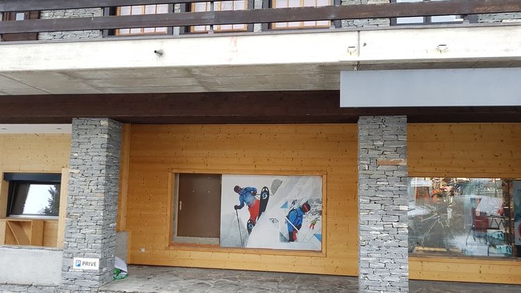 Commercial premises in the centre of Nendaz, to be equipped!